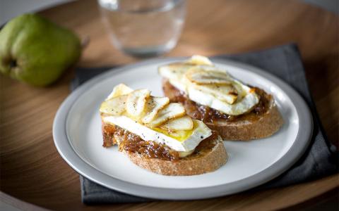 Tartines with Pear and Camembert